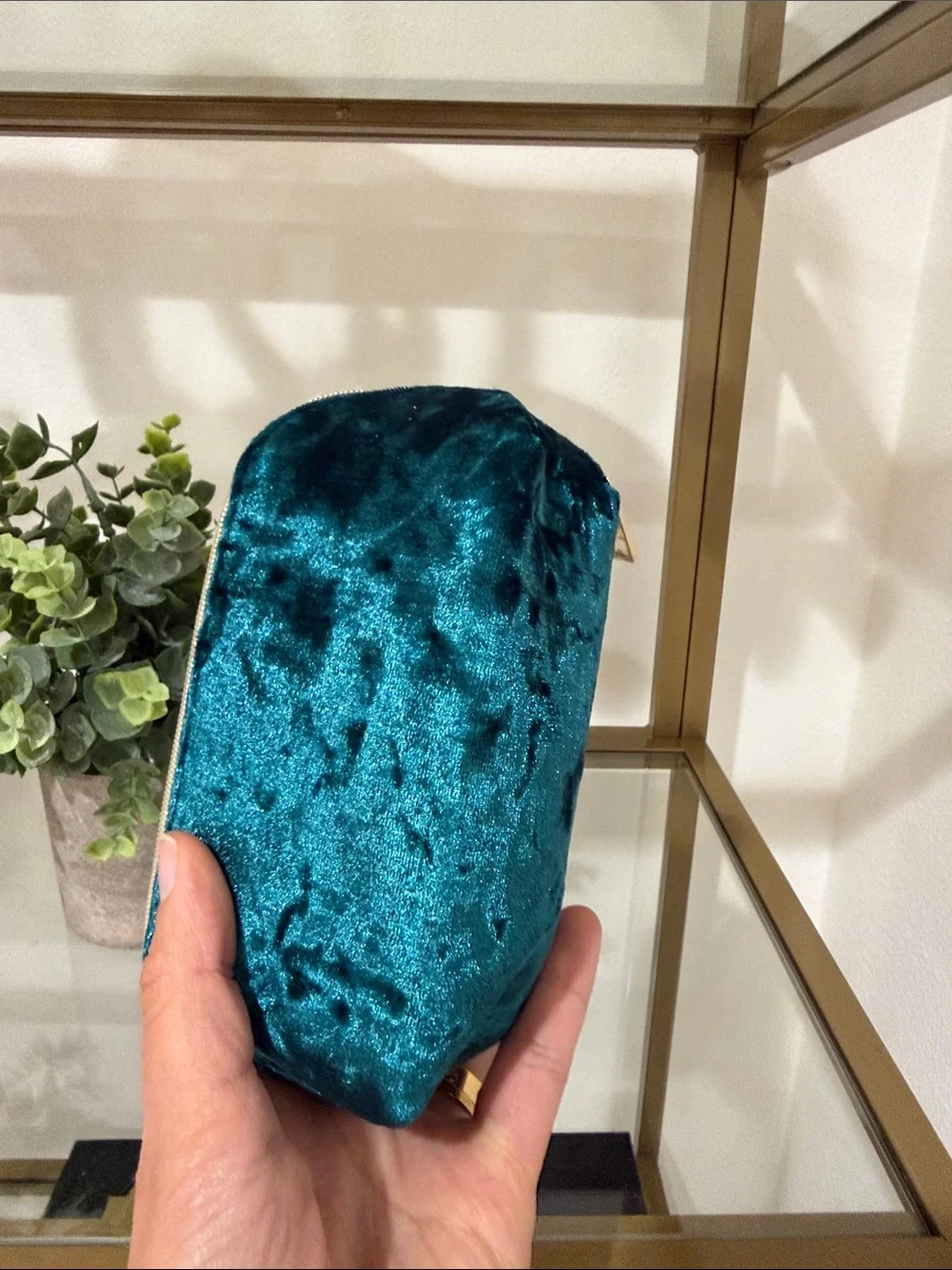 HR Velvet Cosmetic Pouch